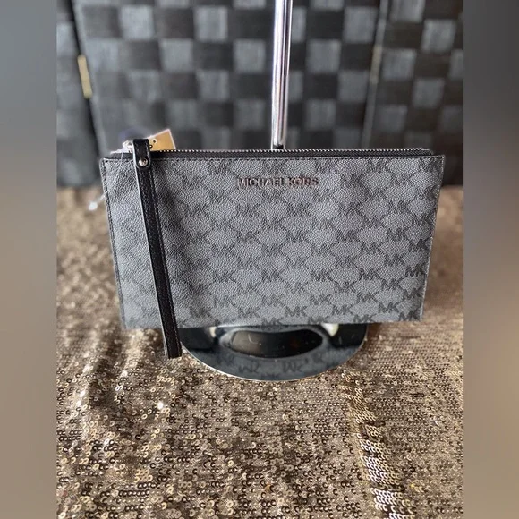 MICHAEL KORS Jet Set Item Black Gray Logo Print Zip Clutch Wristlet - Picture 2 of 7